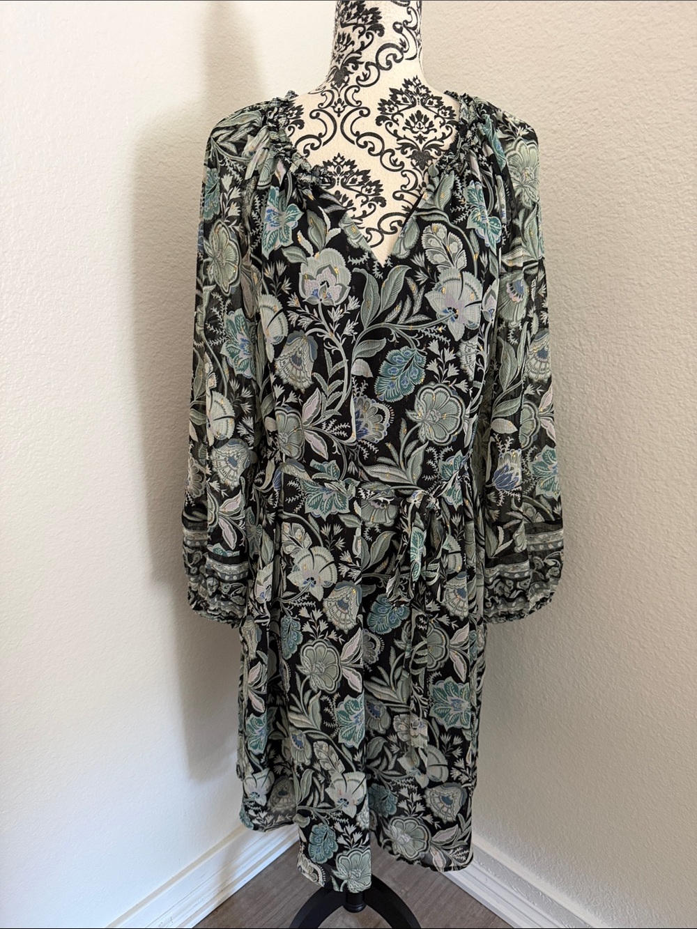 Lane Bryant Floral Print Long Sleeve Midi Dress in Black & Gold Metallic size 18